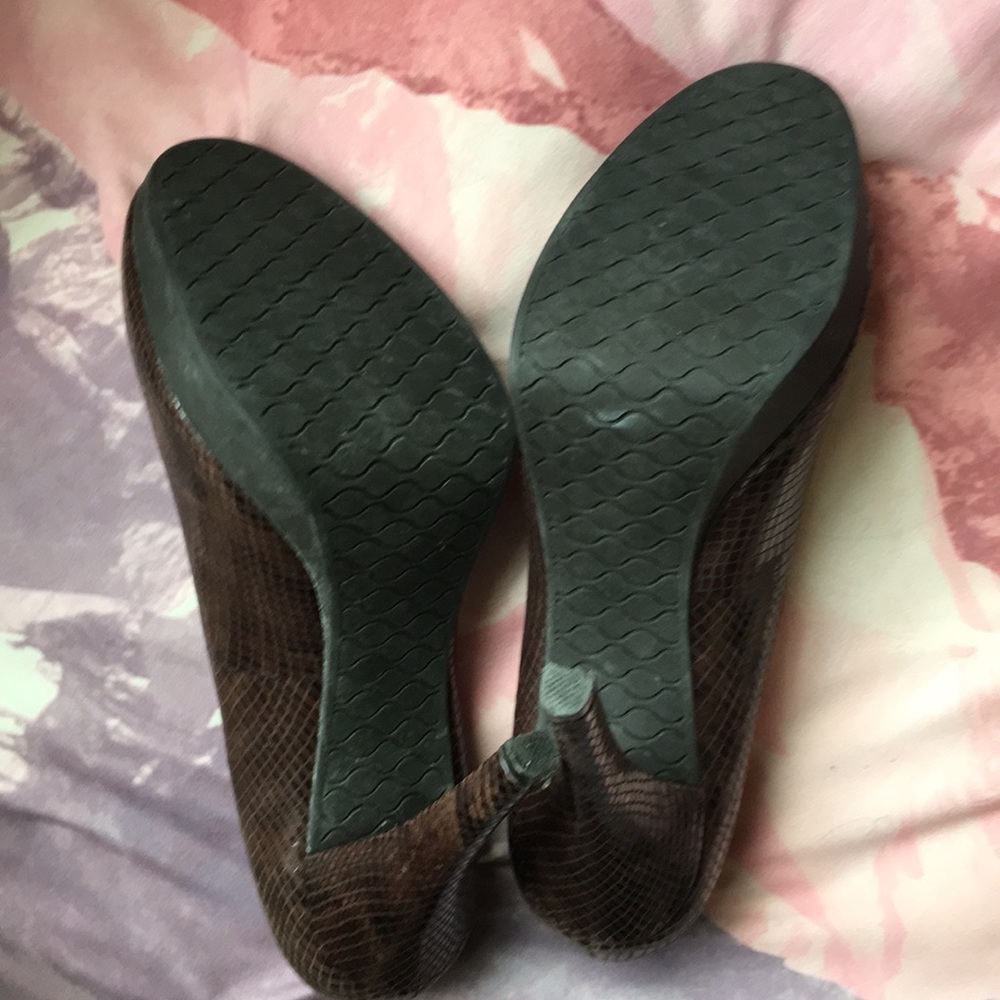 Calvin Klein Faux Brown Snakeskin Pumps - Picture 5 of 6